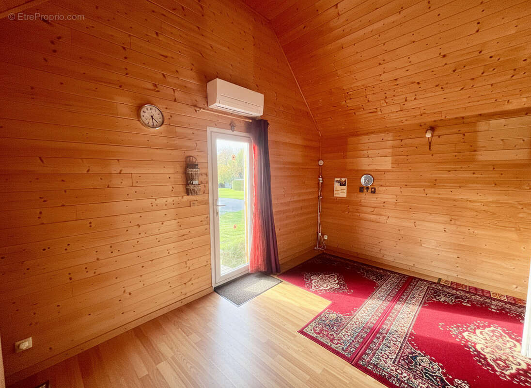 Maison à SAINT-JEAN-LES-DEUX-JUMEAUX