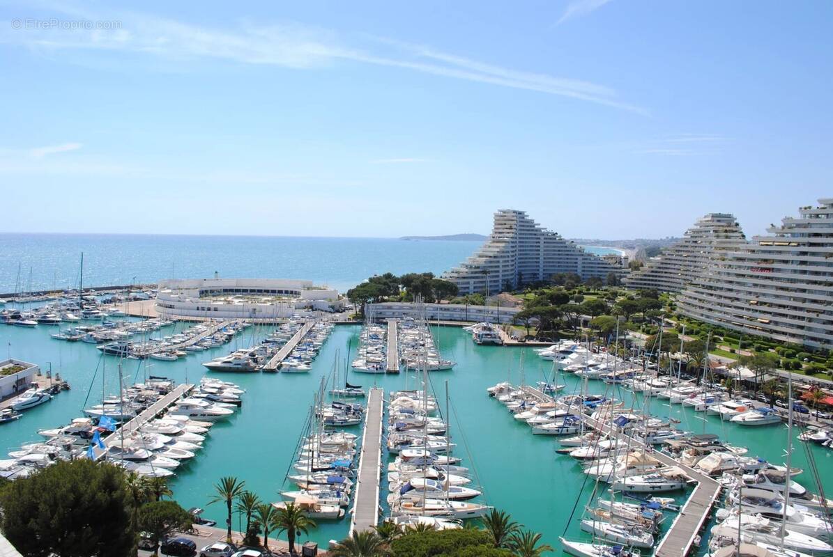 Appartement à VILLENEUVE-LOUBET