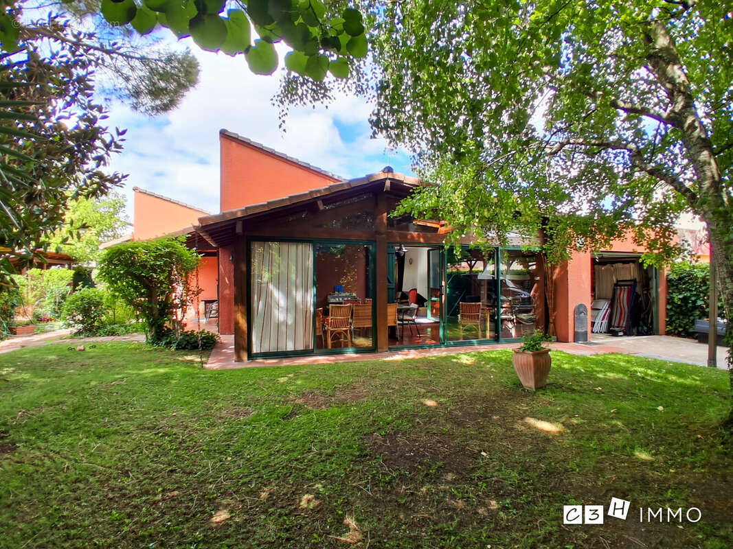 Maison 128 m² à Villeneuve-Tolosane  - photo 4