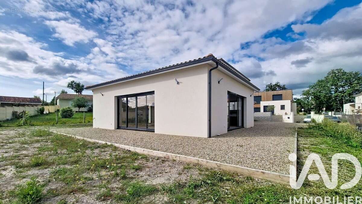 Maison 192 m² à Carignan-De-Bordeaux  - photo 6
