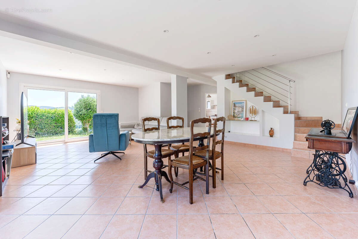 Maison à CHASSE-SUR-RHONE