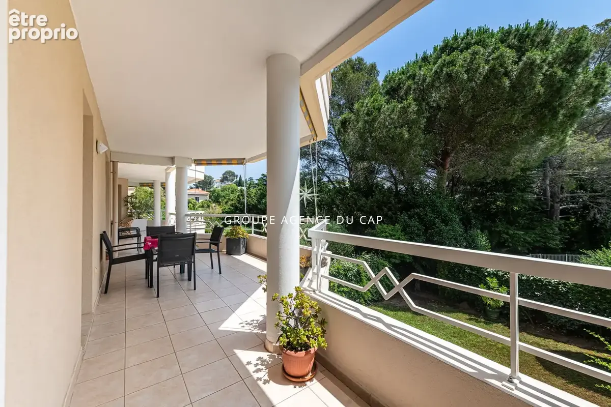 Appartement de standing 156 m² Saint-Raphaël Boulouris Terrasse 43 m² Piscine 2 garages - photo 15