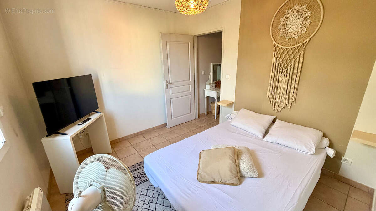 Appartement de type T2 avec terrasse et parking privatif fermé. - photo 6