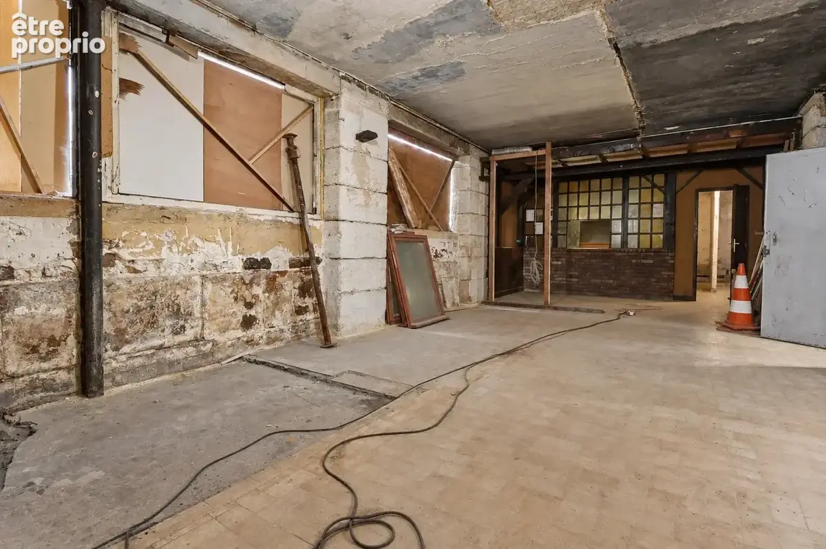 Belleville – ancien bistrot d’angle avec cave voûtée et studio attenant - photo 7