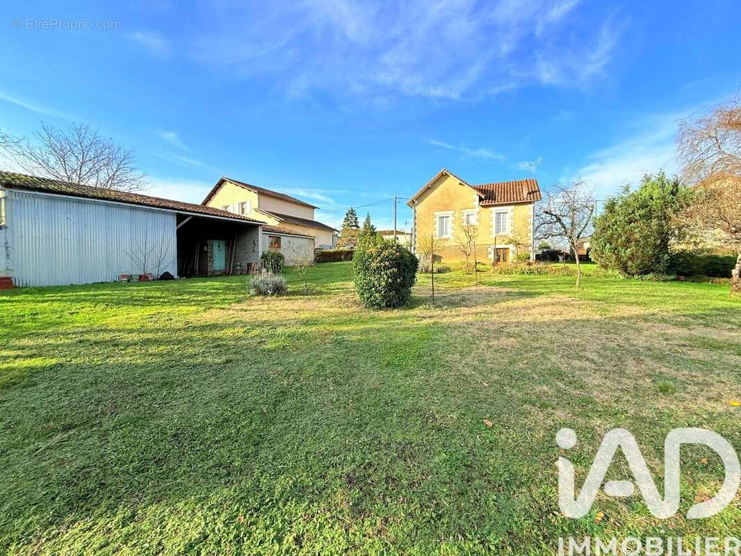 Photo 3 - Maison à AVAILLES-LIMOUZINE