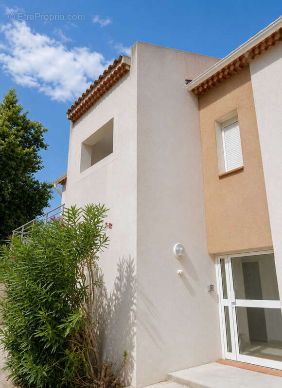 Appartement 2 pièces à vendre à Istres Centre Ville - Dernier étage avec terrasse - photo 8