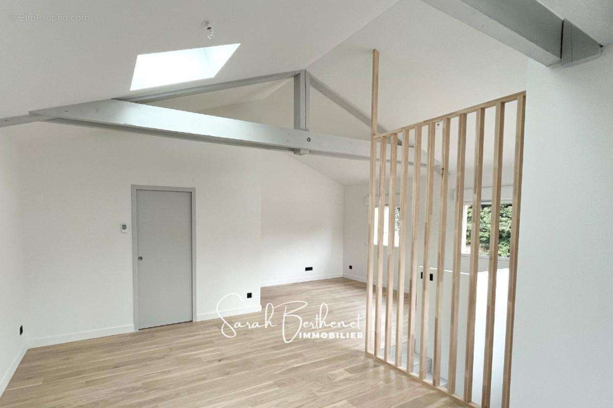 Appartement à CHAMPAGNE-AU-MONT-D'OR