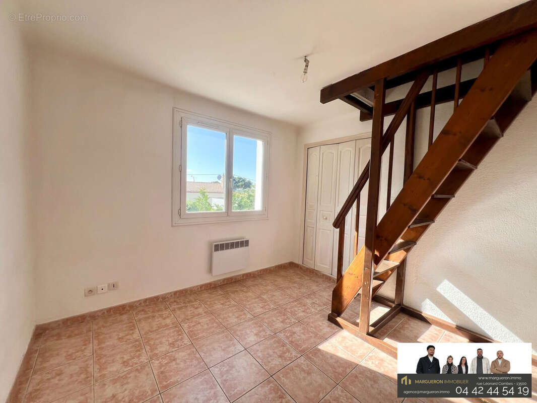 Appartement à CHATEAUNEUF-LES-MARTIGUES