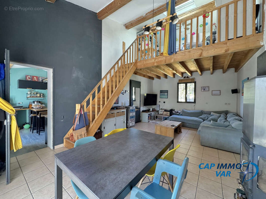 Maison à LE CASTELLET