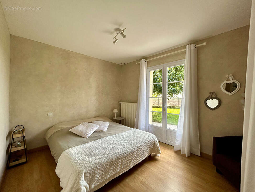 Maison à AZAY-LE-BRULE