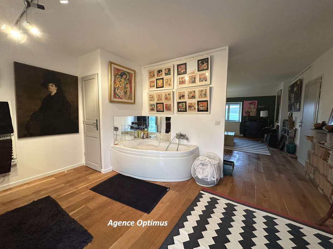 Maison à VILLETHIERRY