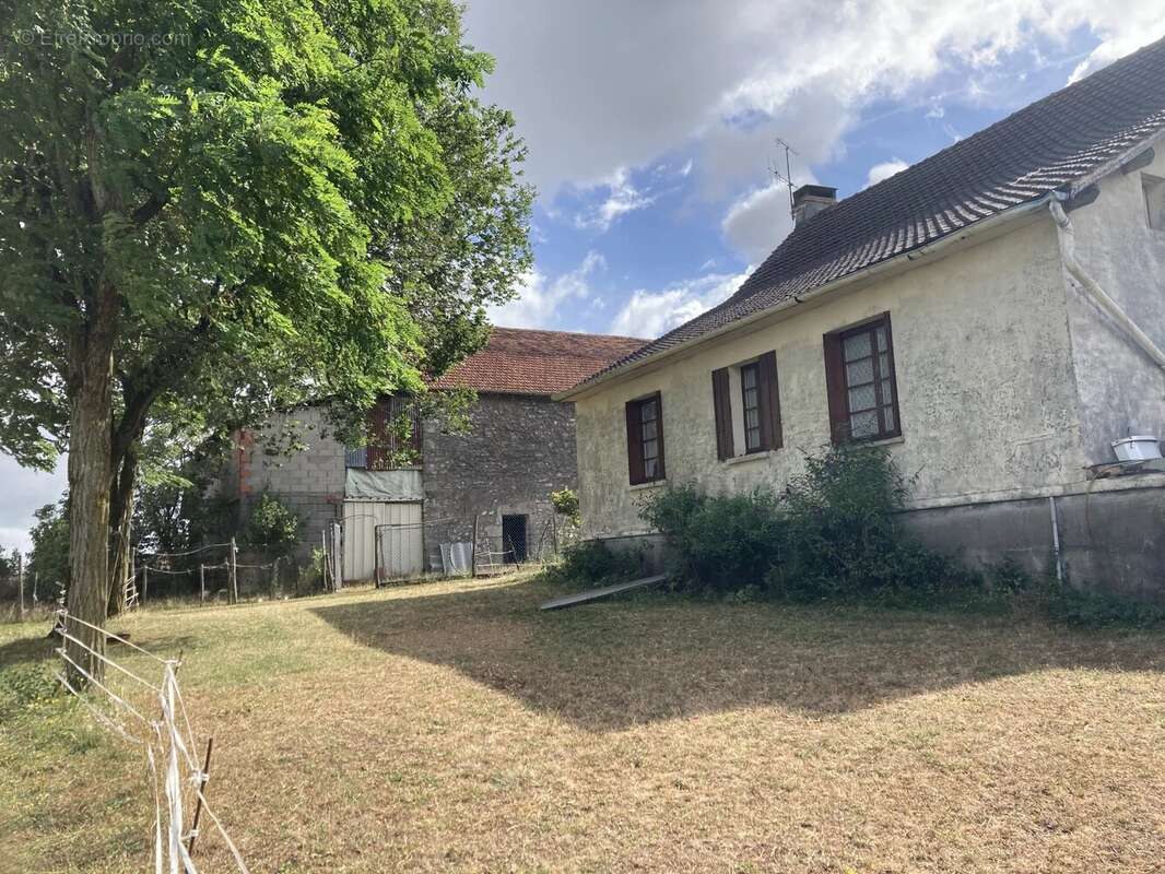 Maison à GINOUILLAC