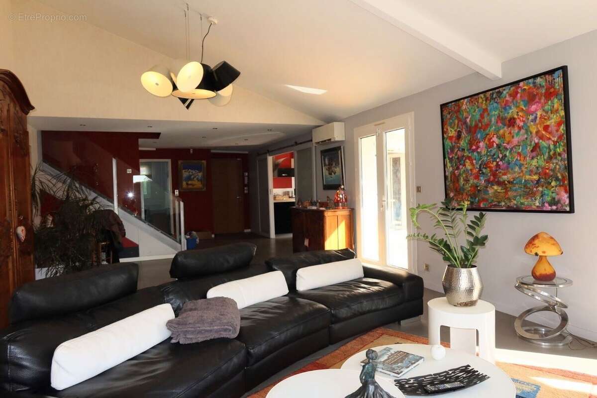 Villa avec piscine  RENOVATION de 2016 ! - photo 9
