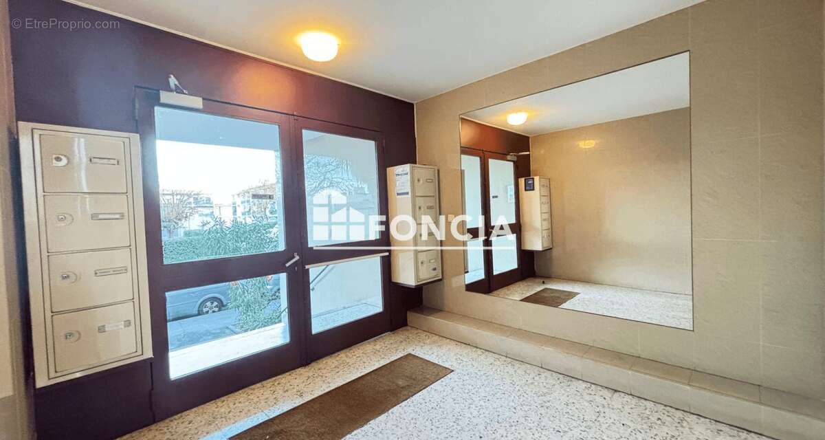 T2 spacieux avec parking et cave - photo 5