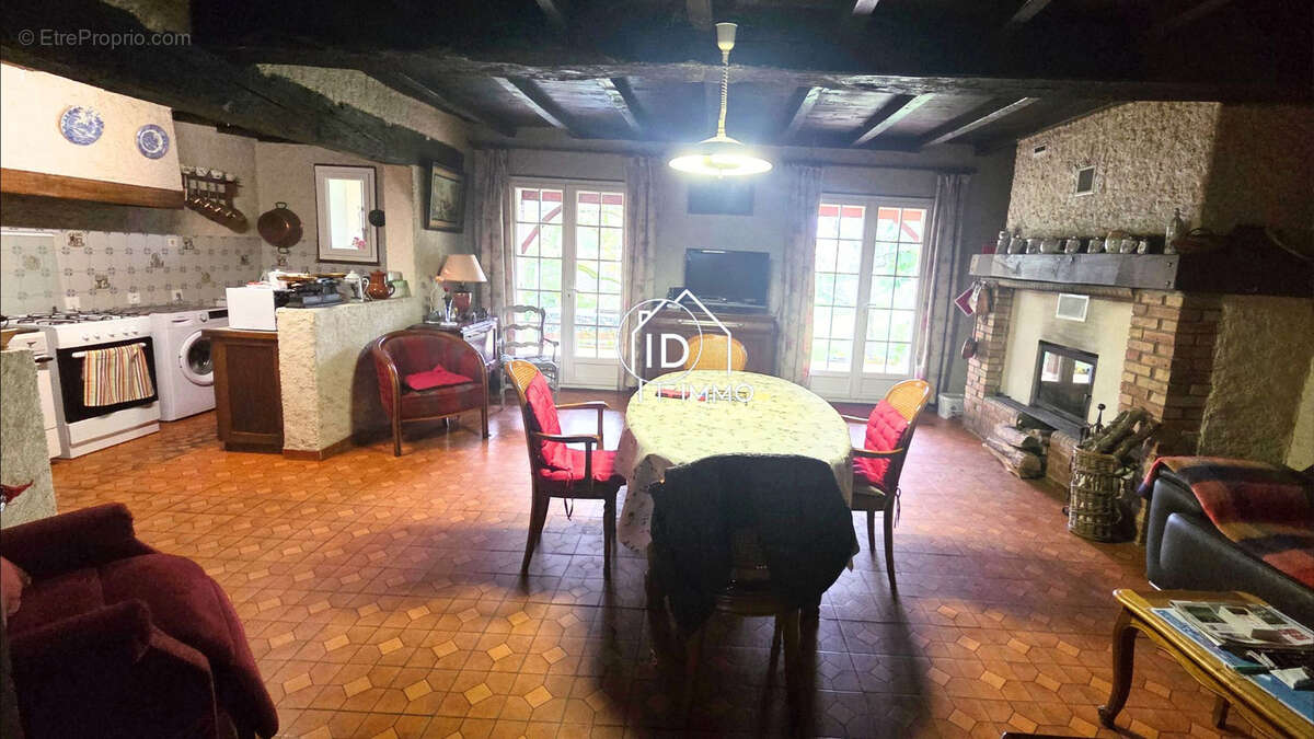 Maison à MONTPON-MENESTEROL