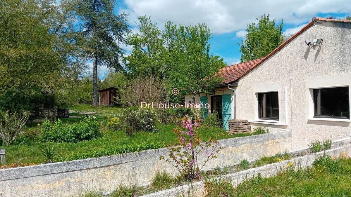 Maison à ESCAMPS