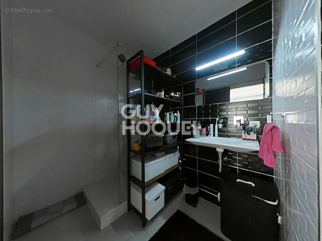 Appartement à FONTENAY-SOUS-BOIS