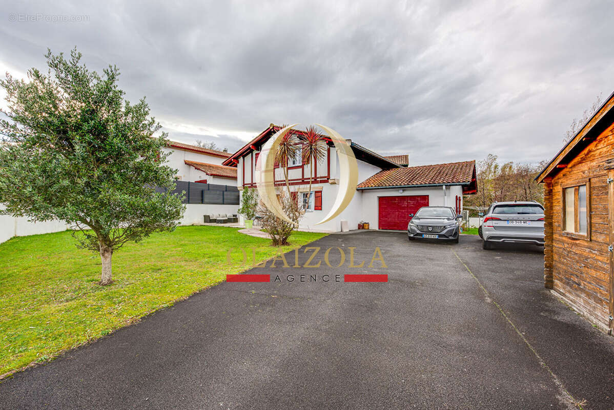 Maison à SAINT-PEE-SUR-NIVELLE