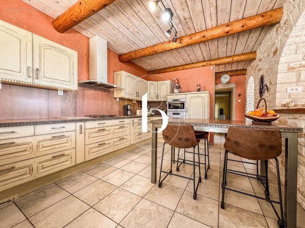 Maison à ORGNAC-L&#039;AVEN