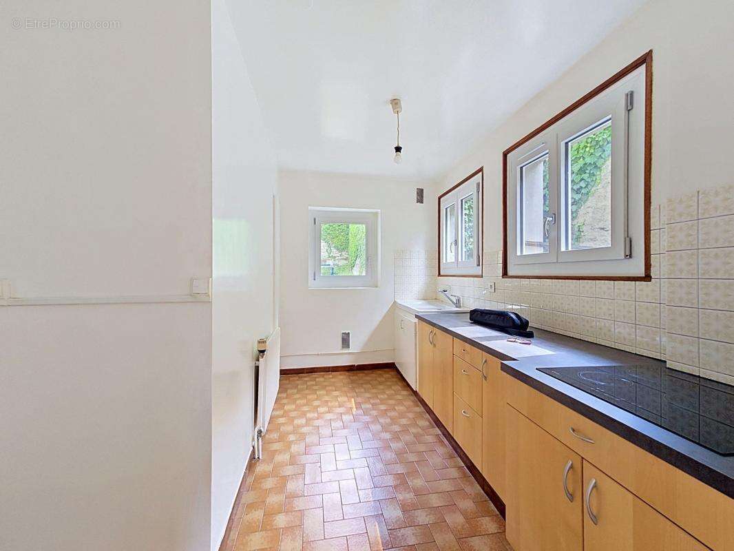 Appartement à BONNE