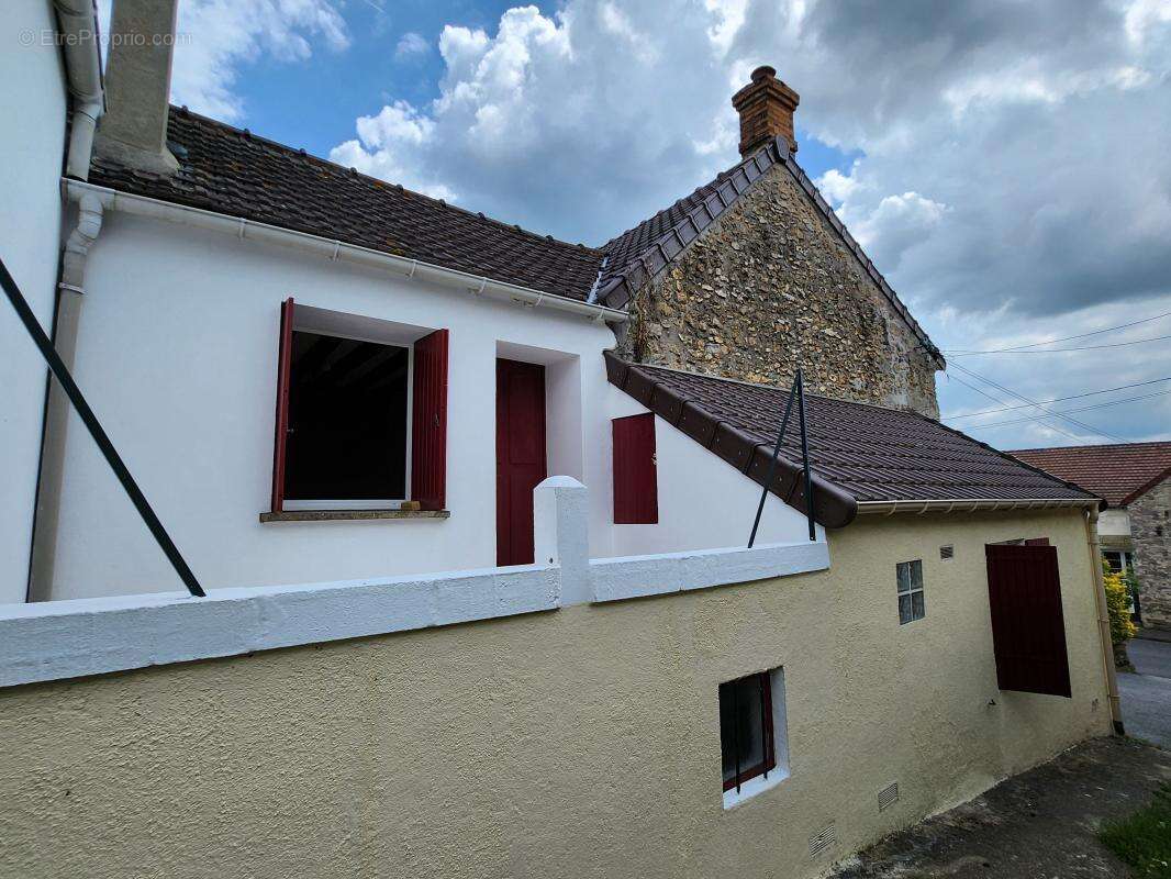 Maison à BREUX-JOUY