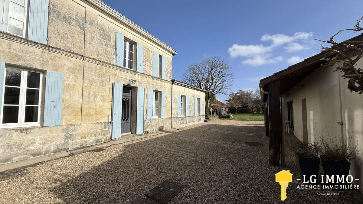 Maison à BRIE-SOUS-MORTAGNE