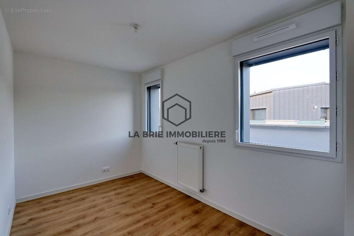 Appartement 77 m² à Rubelles  - photo 4