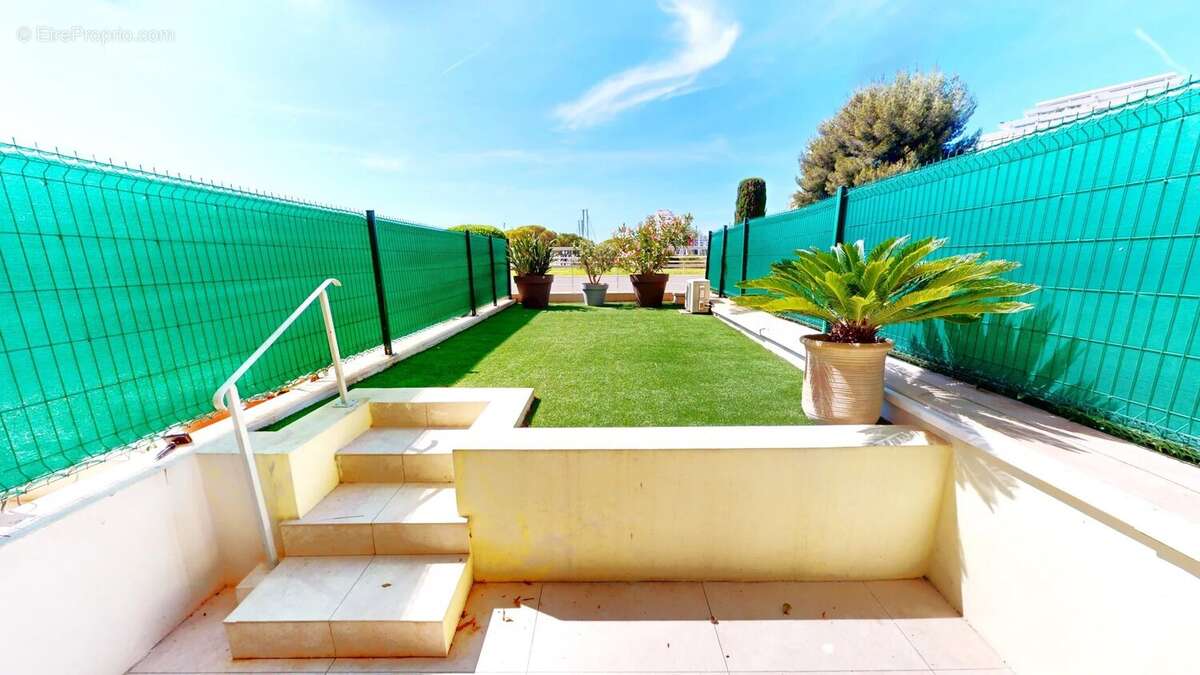 Appartement à VILLENEUVE-LOUBET