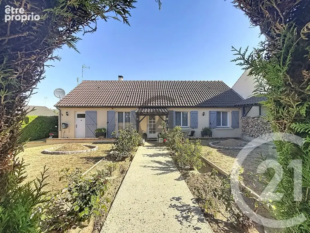 Photo Maison à Cannes-Ecluse au prix de 240 000€