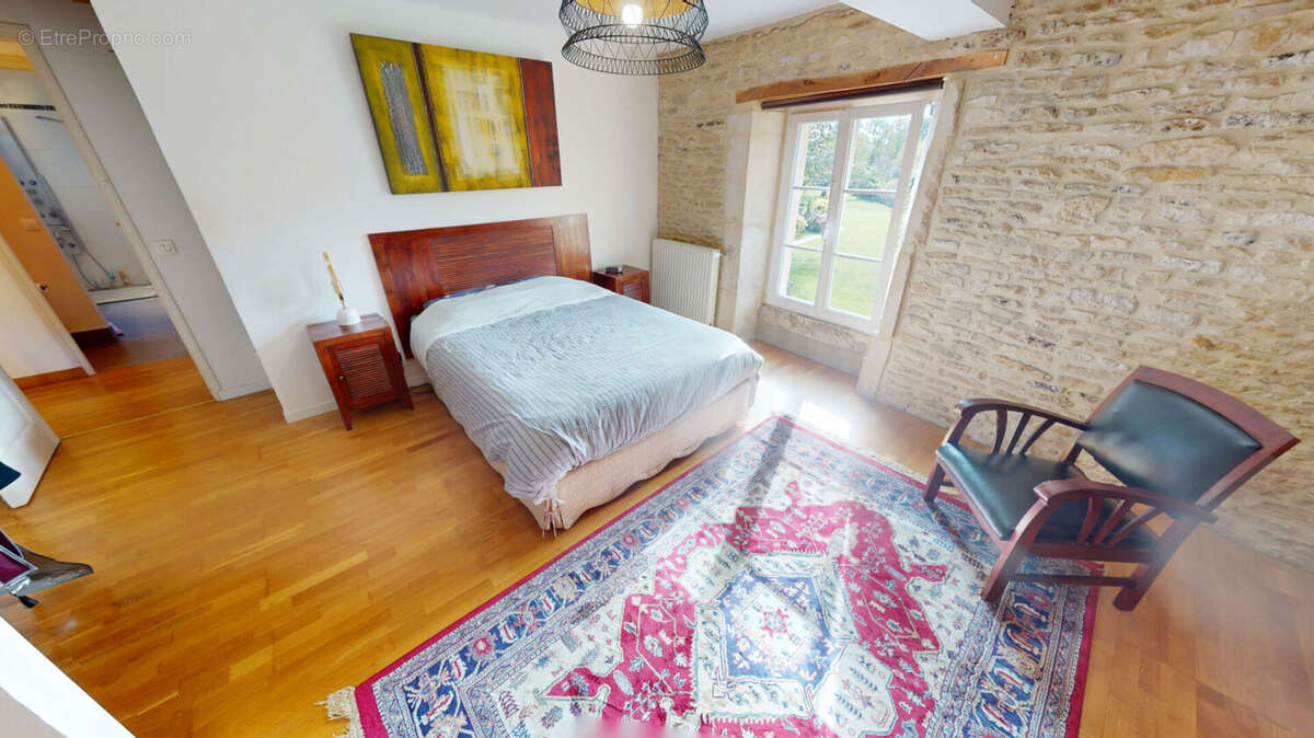 Maison à ARGENCES