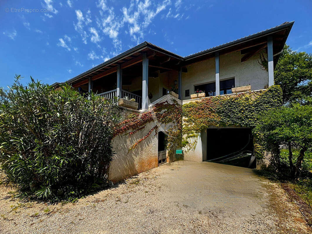 Maison à PARNAC