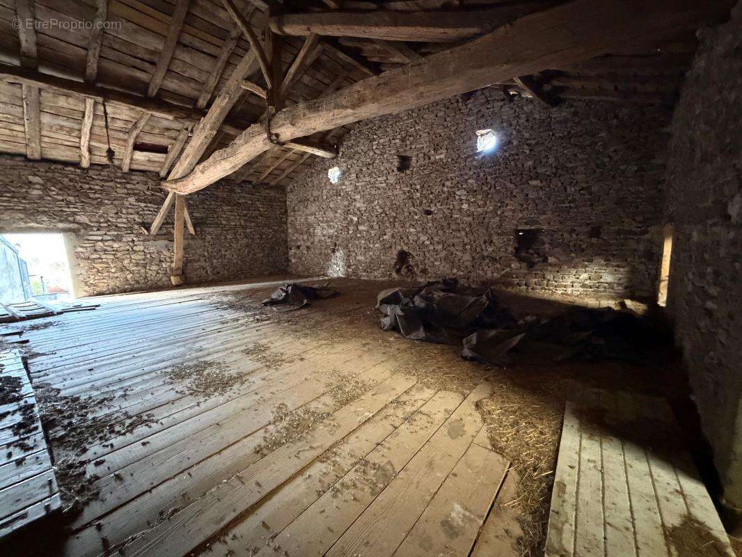 Maison à LEGNY