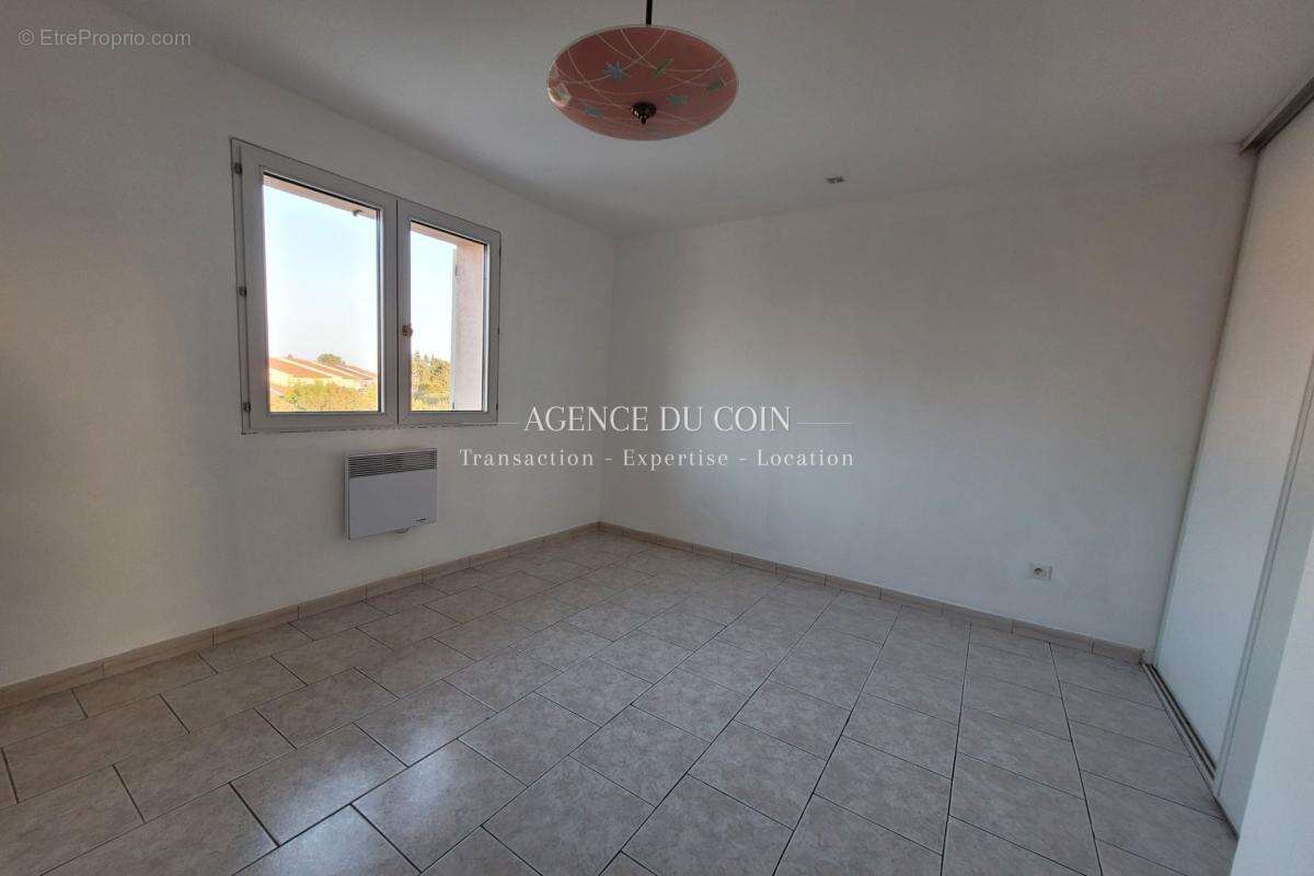 Maison à LE MUY