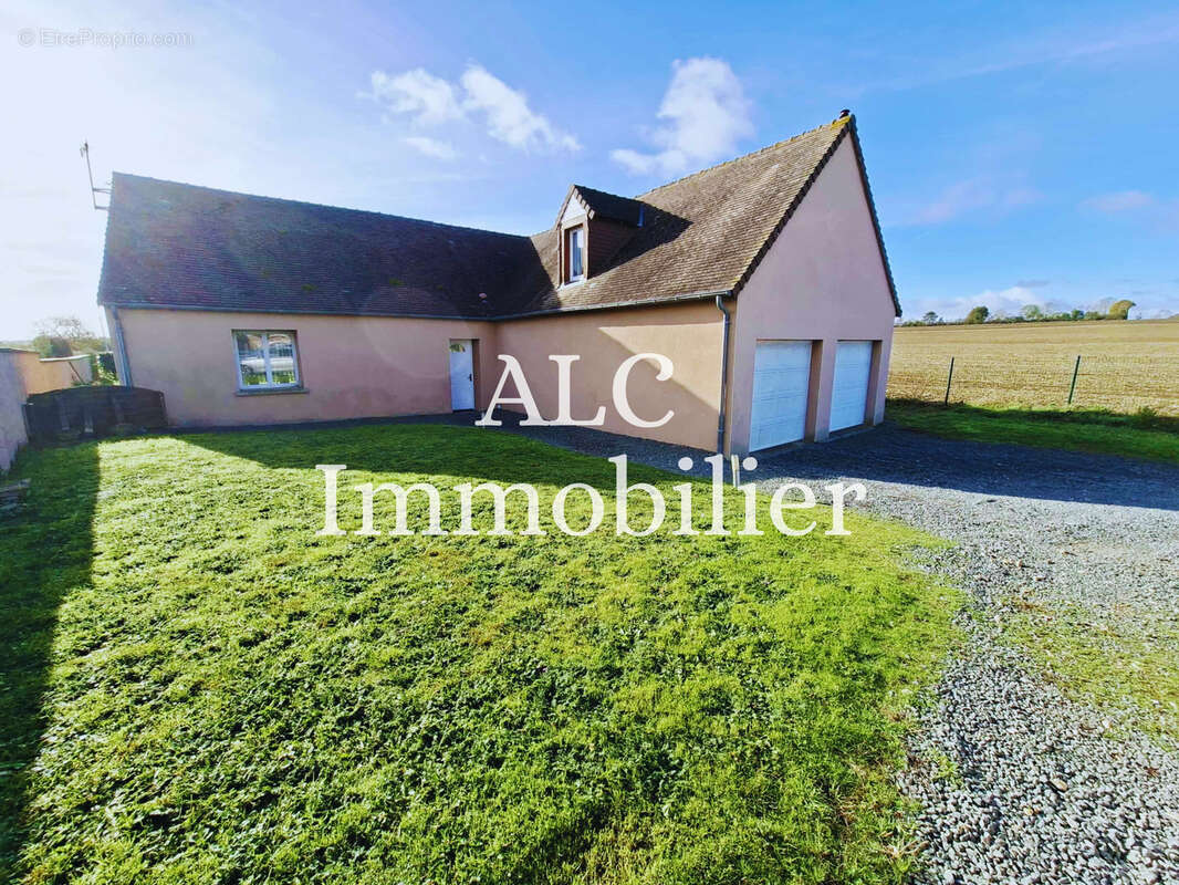 Maison à SAINT-OUEN-DE-MIMBRE