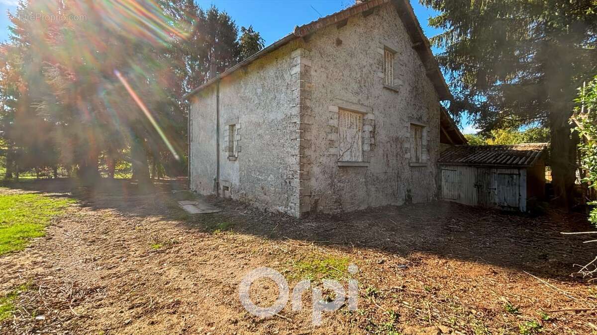 Maison à rénover  - La Jonchère St - Maurice - photo 2