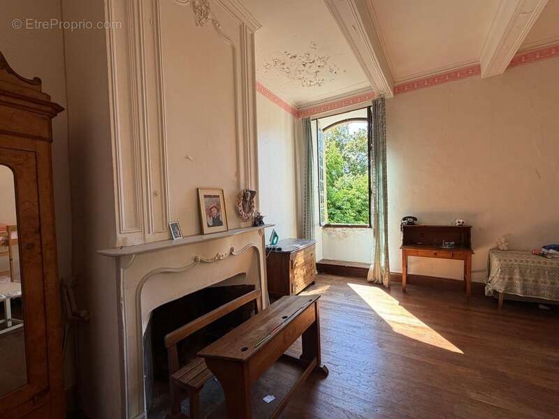 Gers(32), TRES BEAU CHATEAU DE FAMILLE 45HA avec dependances, un peu caché, en position dominante, une belle histoire - photo 26