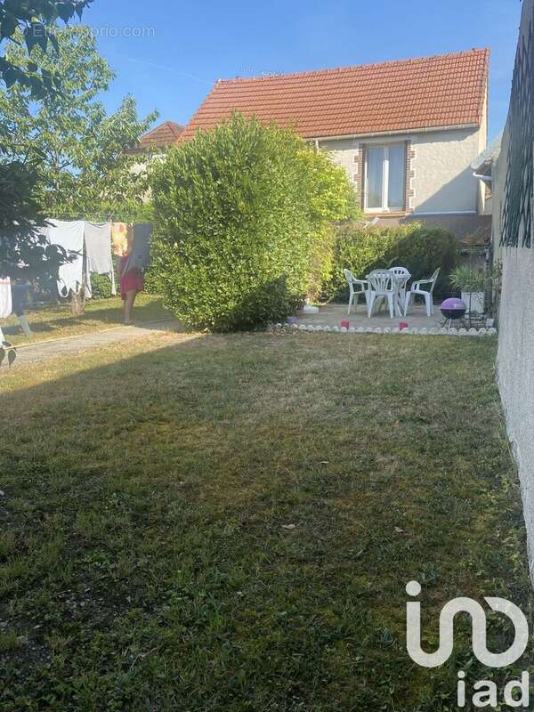 Maison 135 m² à Esclavolles-Lurey  - photo 5