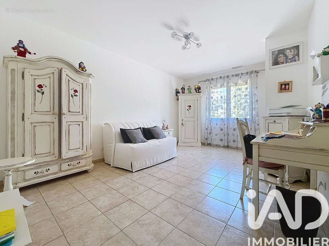 Maison 146 m² à Caves  - photo 8