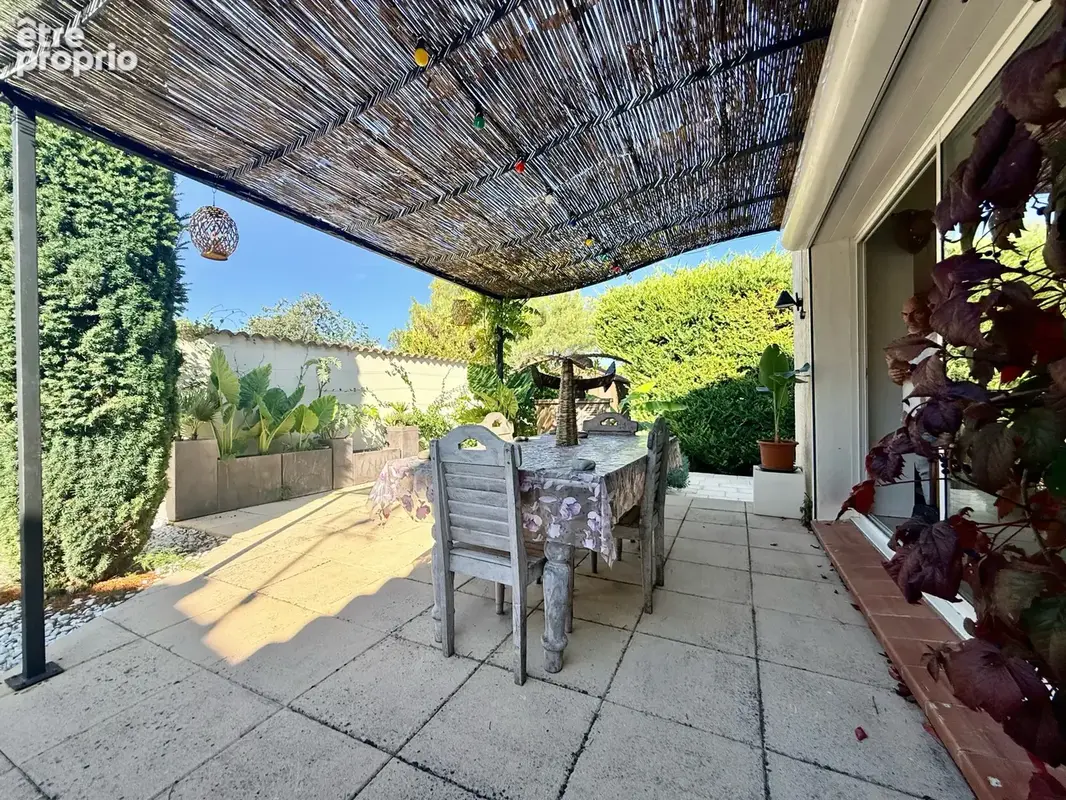 Maison de plain pied 3800 m2 de terrain  avec piscine et pool house - photo 15