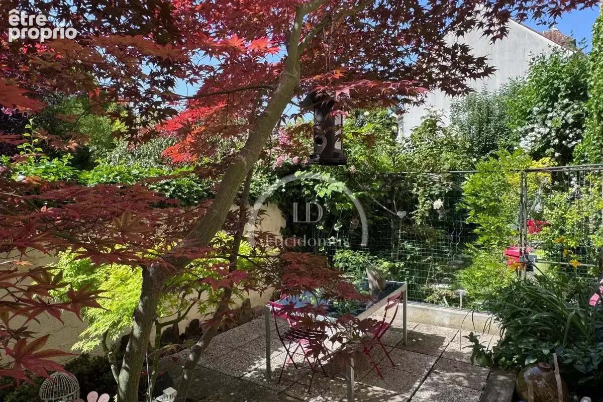 Clos d'Orléans / 7min du RER A Fontenay. Charmante maison de 162m2 au sol (115m2 Carrez) en excellent état. - photo 3