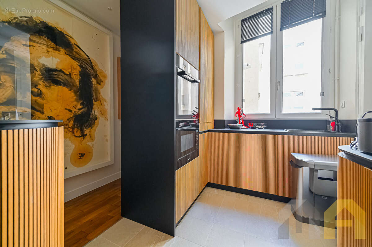 Appartement à PARIS-16E