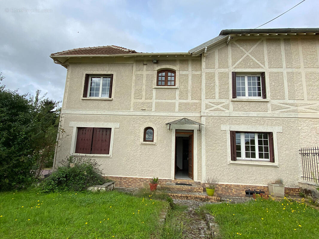 Maison à LE MESNIL-EN-THELLE