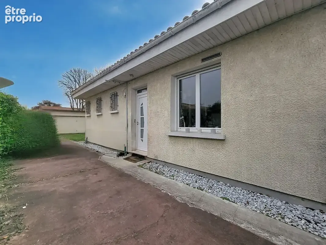Maison à rénover offrant un beau potentiel d'aménagement - photo 9