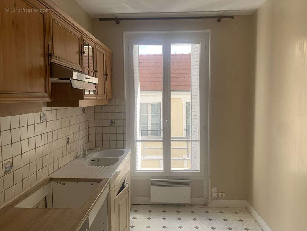 Appartement à COURBEVOIE