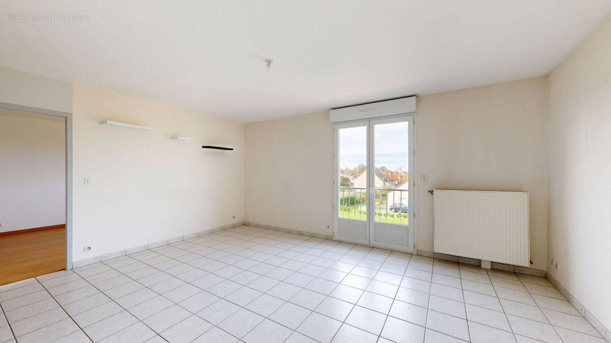Appartement à YZEURE