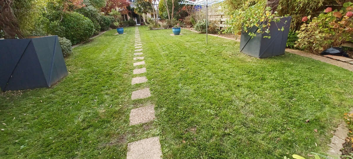 Maison à LE RELECQ-KERHUON