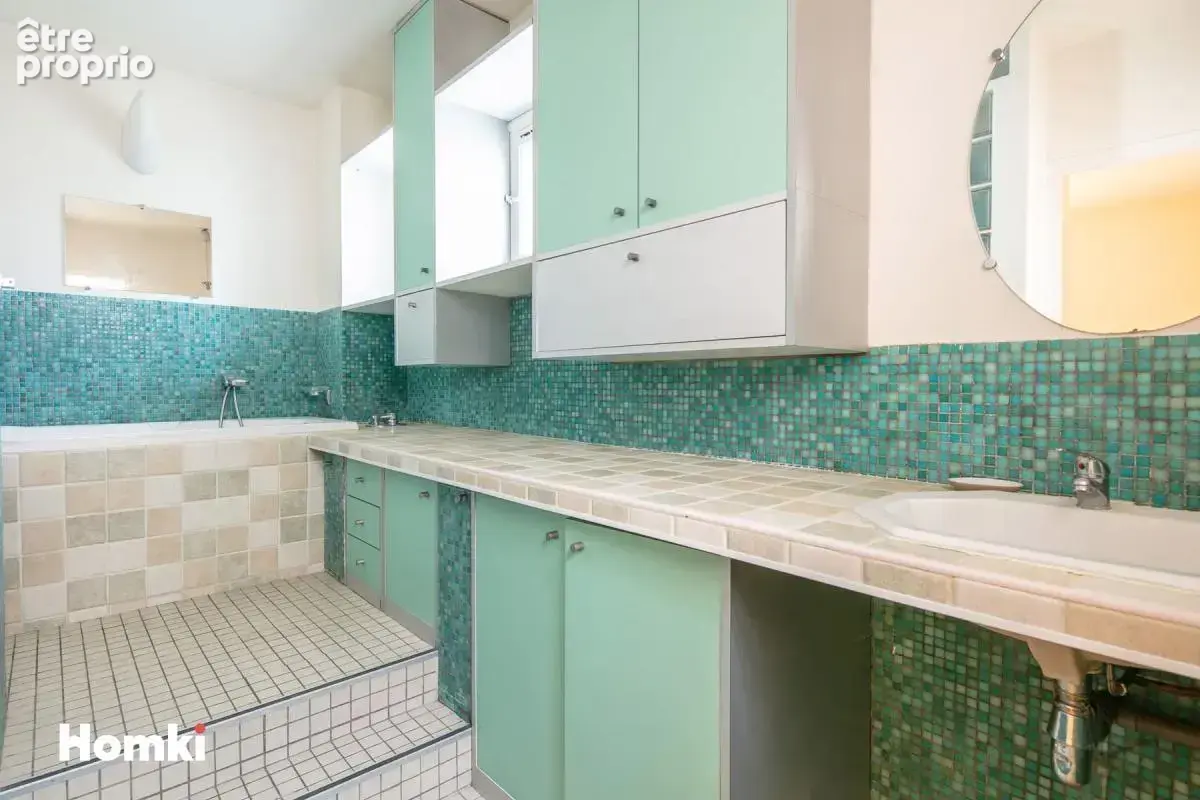 Maison de 226 m² au cœur d’un jardin arboré de 1 500 m² – Fraîcheur, calme et verdure - photo 19