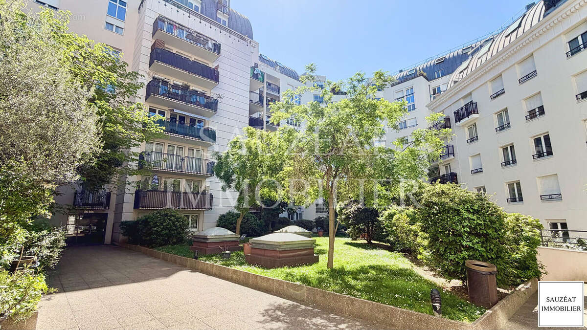 Appartement à MONTROUGE