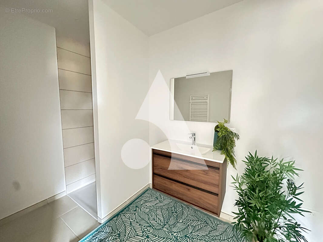 Appartement à VILLELAURE