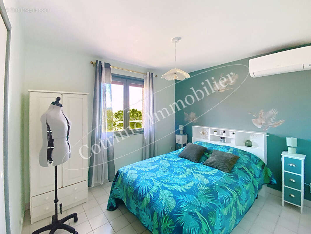 Genas maison 143m² +garage Dble+piscine+ Terrrain 857m² - photo 10